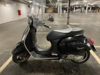 Piaggio Vespa GTS 300