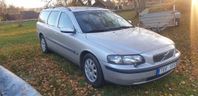 Volvo V70 2.4