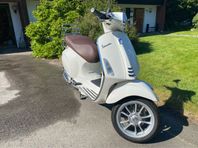 Vespa Primavera 50, vit