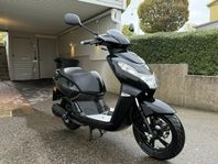 Peugeot Kisbee Black Edition 4-takt 2022, 152 mil