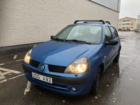 Renault Clio 2, nybesiktad och välskött