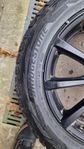 Vinterdäck på fälg Odubbade nästan nya Bridgestone 265/50R