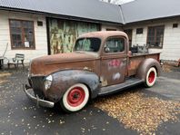 Ford 1/2 ton pickis patina truck