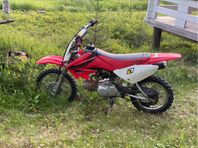 Honda CRF 70 (cross-ställ medföljer)