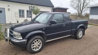 Chevrolet S-10 Extended Cab 4.3 V6 4WD Hydra-Matic