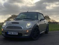 MINI Cooper S Convertible Sidewalk