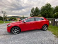 Volvo V40 D2 Momentum, R-Design Euro 6