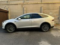 Tesla Model X 90D