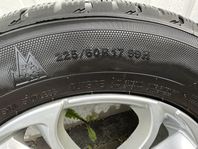 Original SUV fälgar med dubbfria KUMHO 225/60 R17 