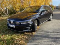 Volkswagen Passat GTE - Pano, Drag, Cockpit, Värmare m.m.