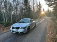 Audi Quattro TT Coupé 1.8 T 225hk nybesiktigad 