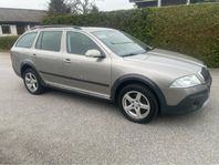 Skoda Octavia Scout 2,0 TDI 4x4 140HK * Dragkrok * 