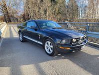 Ford Mustang V6 lågmilare 