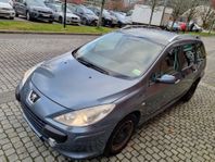 Peugeot,Besktigat/skattat,AC,Dragkrok,Panoramatak,6/7 Sitsig