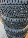 Goodyear dubbfria vinterdäck 215/50R17