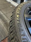 Goodyear dubbfria vinterdäck 215/50R17