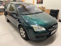 Nybesiktigad Ford Focus Kombi 1.8 Flexifuel Euro 4