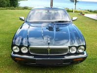 Jaguar Daimler XJ8 LWB V8 Vanden Plas