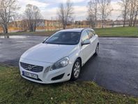 Volvo V60 D5 AWD Geartronic Momentum