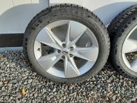 Nästan nya dubbdäck 215/55R18 + Alu fälg Volvo original