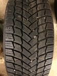 Dubbfria Michelin X-ICE SNOW 215 55 18