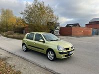 Renault Clio 5-dörrars Halvkombi 1.2 låg miltal i fint skick