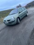 Renault Clio 5-dörrars Halvkombi 1.4 Privilege