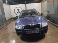 Skoda 1.6 Nyskattad  Ny kamrem 