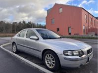 Volvo S60 2.4 Nybesiktigad 