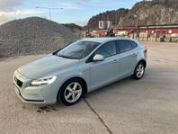 Välvårdad och extrautr. Volvo V40 T2 Momentum VOC, Automat