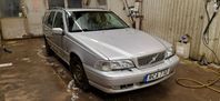 Volvo V70 2.4