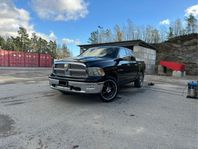 Dodge Ram 1500 Crew Cab - 5,7L V8 Hemi