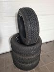 Vinterdäck 215/65 R17 nästan nya