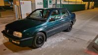 Volkswagen Vento 1.8 CLX