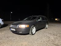 Volvo V70 2.4 -05