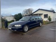 Volvo V70 2.4