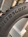 Goodyear Ultragrip 215/55/R18 99T 4x4 dubbdäck i bra skick