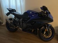 Yamaha R7