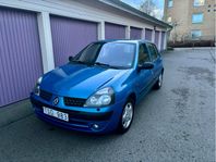 Renault Clio 5-dörrars Halvkombi 1.2 nybesiktigad 