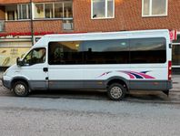 IVECO DAILY BUSS 19 PASSAGERARE