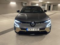 Mégane E-TECH ICONIC 60 kWh ALL UTRUSTNING PEDANTSKÖTT