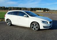 Volvo V60 D5 Summum 215hk Värmare Skinn Taklucka Drag Navi