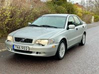 Volvo S40 T4 200HK Ny besiktigad Låga mil