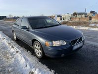 Nybesiktigad Volvo s60 2.5t 2005