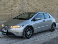 Honda Civic 5D 1.8 i-VTEC 140hk Nybesiktad