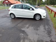 Mercedes-Benz B 180 2010