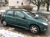 Peugeot 206 (körbar men reparation krävs) 