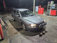 Volvo V70 2.4 -04