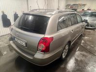 Toyota Avensis Kombi 2.0 Nybesiktad Rostfri 2 ägare 