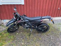 Klass 1 moped: Rieju MRT 50 Euro 4 Black Edition